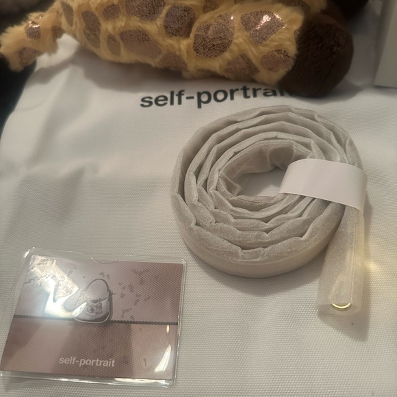 ⚡️⚡️SELF PORTRAIT GOLD BOW CROC BAG⚡️⚡️ - Picture 4 of 10